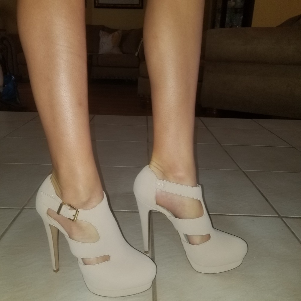 Aldo - Picture 3 of 8